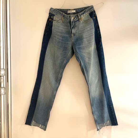 Cool Two-Toned Zara Straight Fit Jeans - Picture 1 of 5